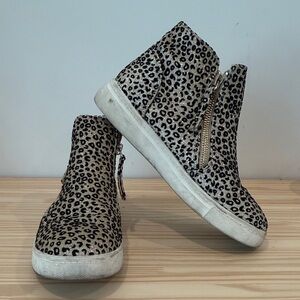Harper Canyon Kids' Leopard Print High-Top Sneakers in Tan and Black